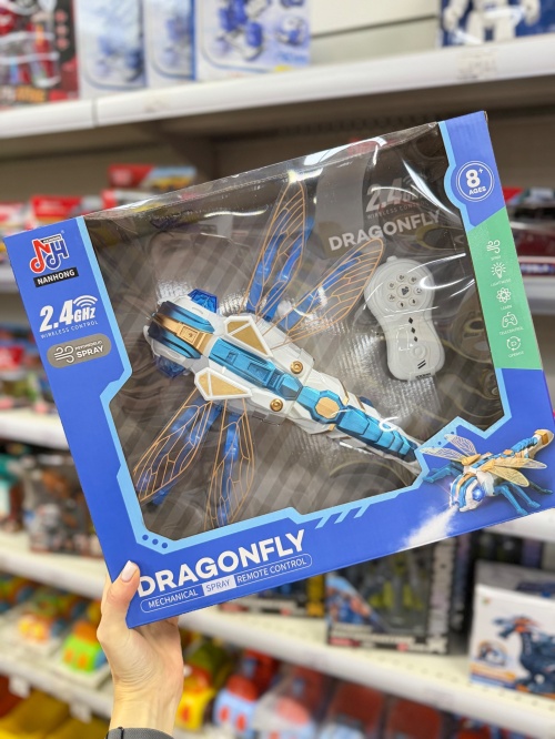 Большой выбор различных роботов в гипермаркете Студент