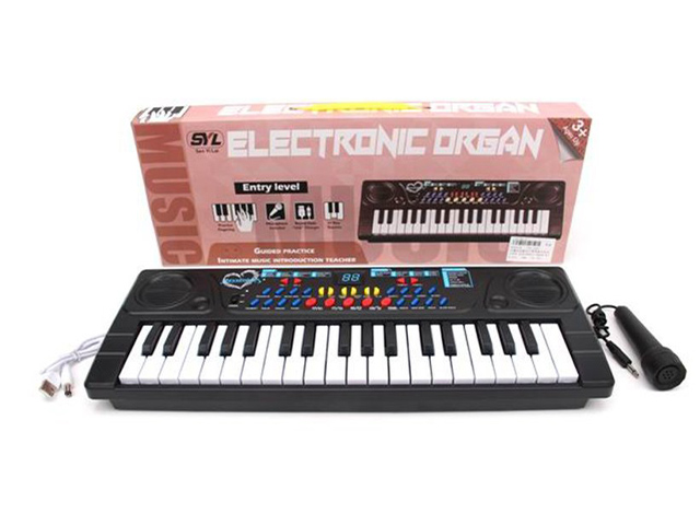 Музыкальный инструмент "Синтезатор" 37 клавиш, микрофон, USB кабель, на батарейках