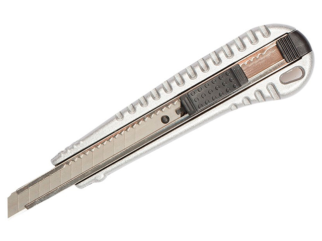 Нож канцелярский 9 мм Berlingo "Metallic" металлический, серебристый, в блистере